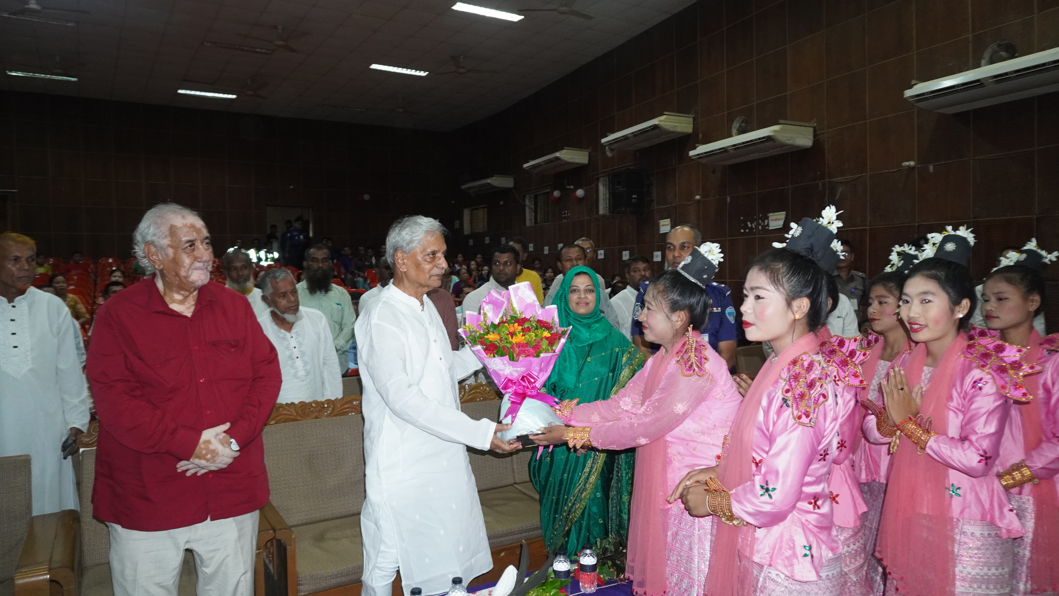বৈচিত্র্যের মধ্যে ঐক্যই বাংলাদেশের অন্যতম শক্তি: সংস্কৃতিমন্ত্রী