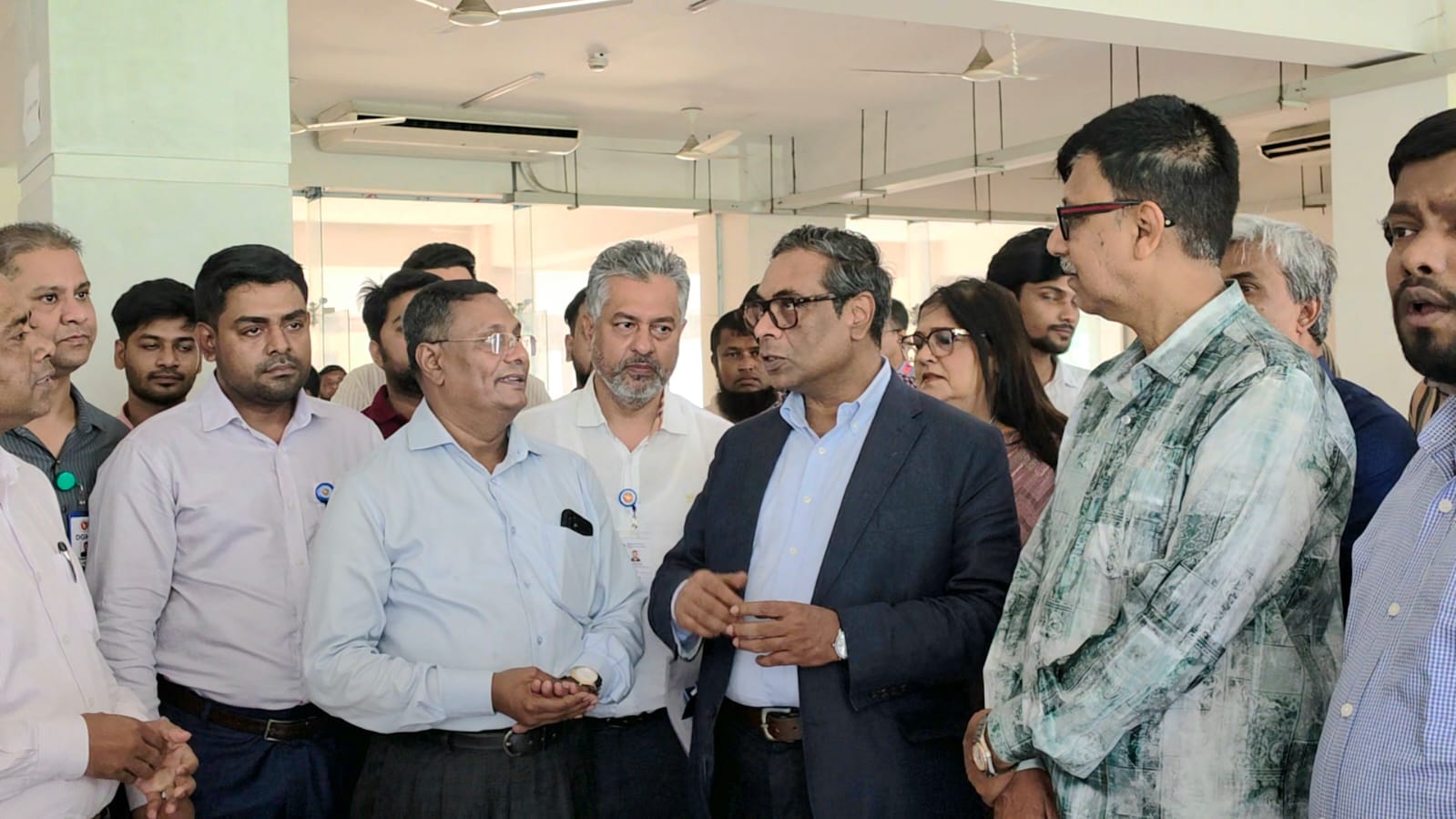 সাভারে হেলথ ম্যানেজমেন্ট ইনস্টিটিউট পরিদর্শন: ৪ বছর ভবন অব্যবহৃত থাকায় ক্ষোভ, দ্রুত চালুর নির্দেশ স্বাস্থ্য প্রতিমন্ত্রীর
