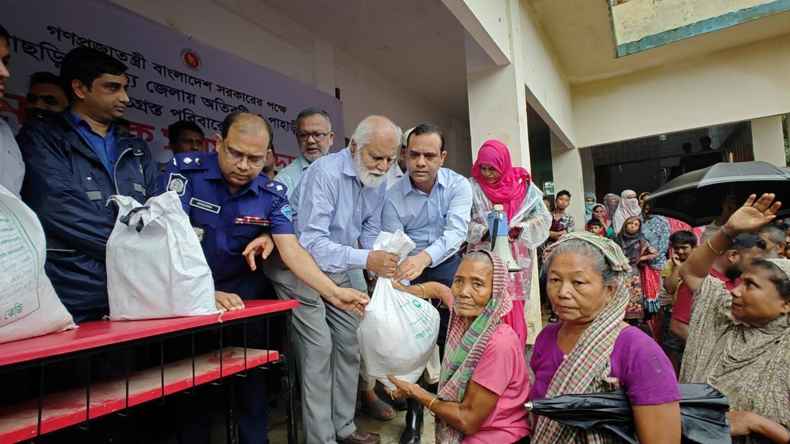 সরকার বন্যাদুর্গতদের পাশে আছে - দুর্যোগ ব্যবস্থাপনা ও ত্রাণ প্রতিমন্ত্রী