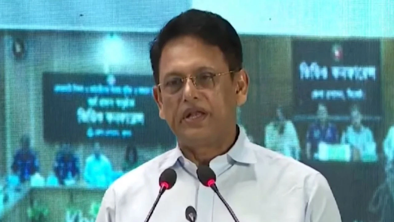 Minister Gives Great News for Teachers