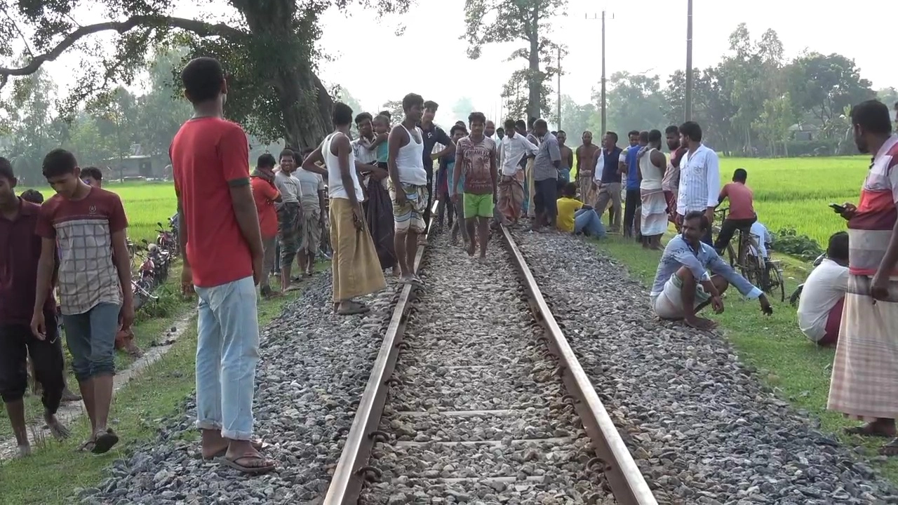 Unidentified woman dies after being hit by train in Lalmonirhat