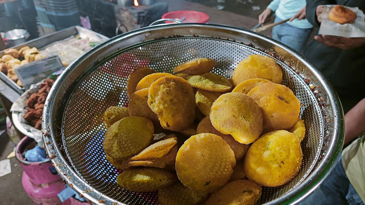 ফুটপাতে খাবার বিক্রি করলেও নিতে হবে নিবন্ধন