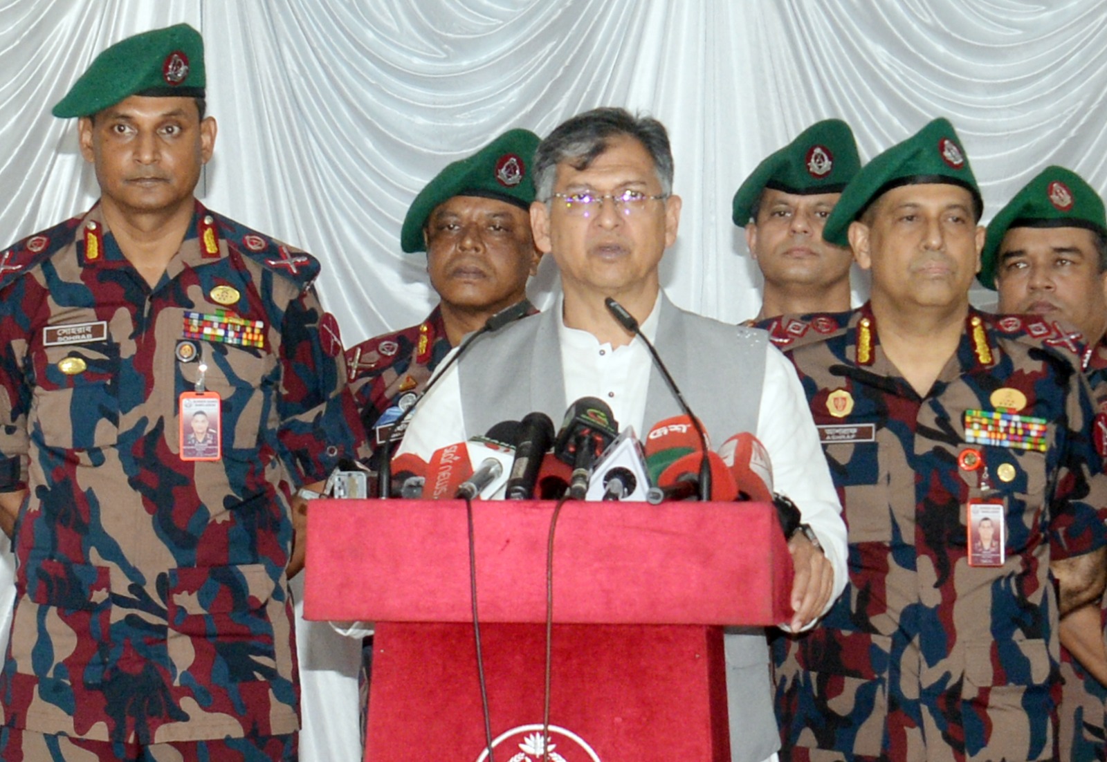 জিয়াউর রহমানের হত্যাকারী মেজর মোজাফফরের বিচার সেনা আইনেই সম্পন্ন হবে: স্বরাষ্ট্রমন্ত্রী