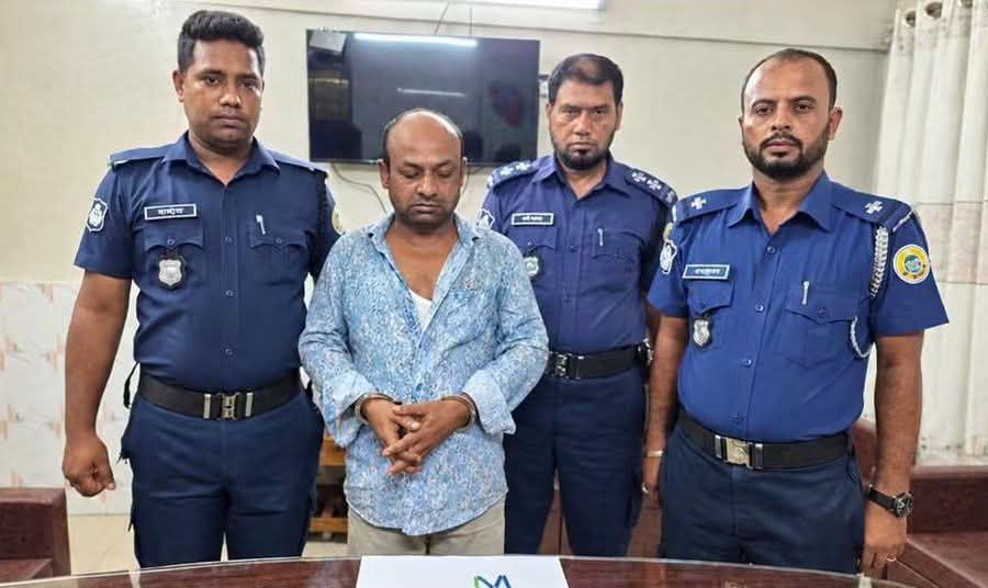 মঠবাড়িয়ায় ৩০ পিস ইয়াবাসহ আটক ১