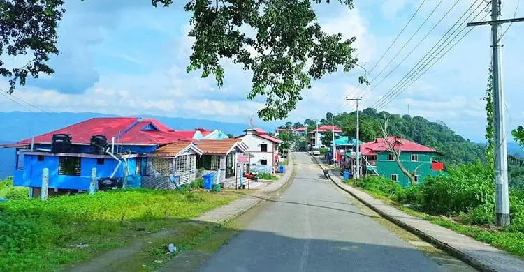 সাজেকে ফের অবরোধ, পুলিশ-সেনা পাহারায় ফিরলেন প্রায় ৩ হাজার পর্যটক