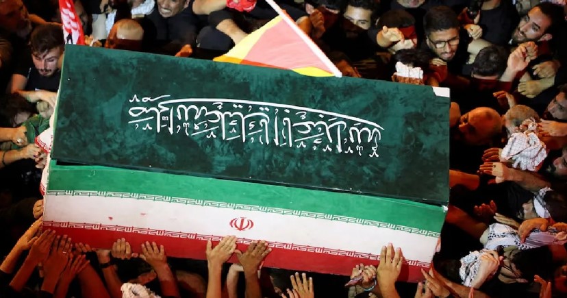 মাশহাদে রাষ্ট্রীয় মর্যাদায় সম্পন্ন হলো আয়াতুল্লাহ খামেনির দাফন
