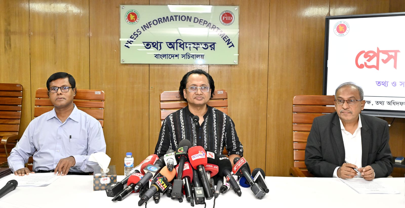 সম্পর্ক সহজ করতে ভারতের কাছে হাসিনাসহ অভিযুক্তদের ফেরত চায় বাংলাদেশ