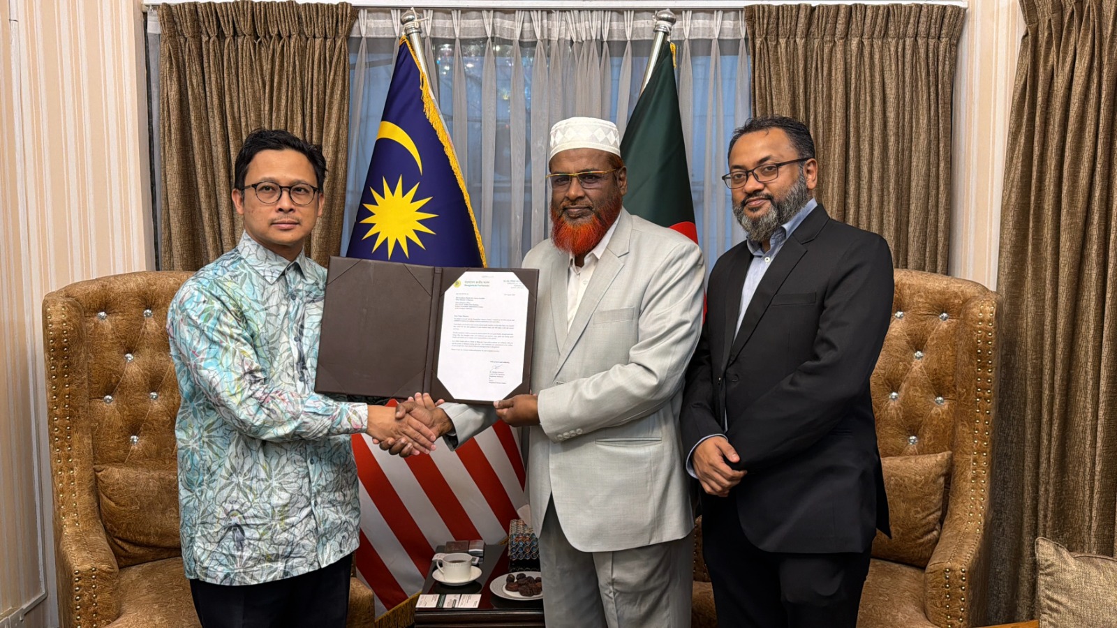 Jamaat Ameer's letter handed over to High Commissioner wishing Malaysia's Prime Minister speedy recovery