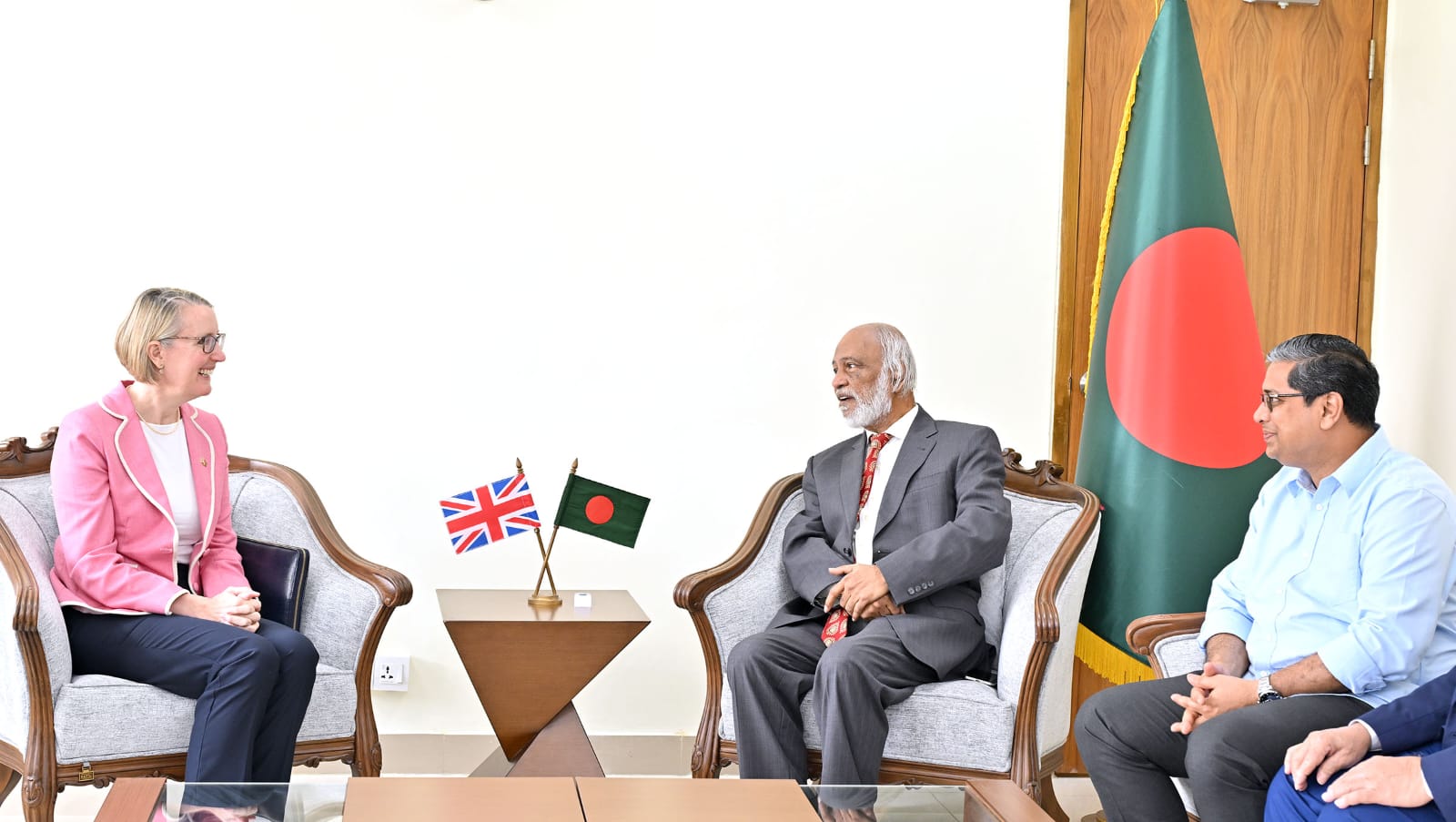 LGRD Minister expects further expansion of Bangladesh-UK cooperation