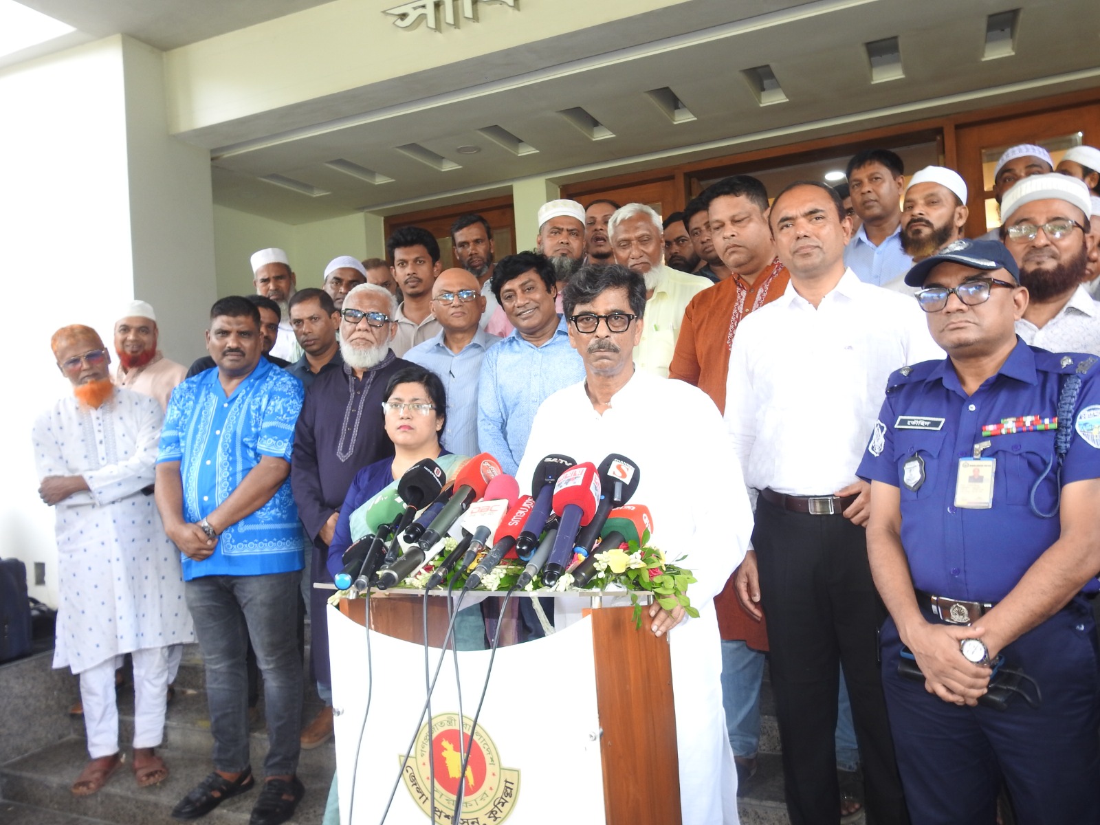 জলবায়ু পরিবর্তনের চ্যালেঞ্জ মোকাবিলায় নতুন ধানের জাত উদ্ভাবনে কাজ করছে সরকার: মৎস্য ও প্রাণিসম্পদ এবং কৃষিমন্ত্রী