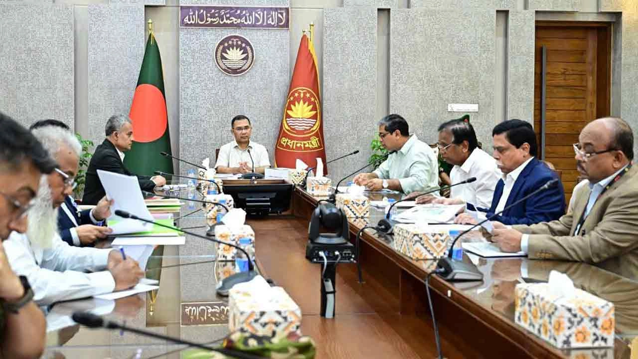 বৃত্তাকার সড়ক নির্মাণকাজের গতি বাড়ানোর নির্দেশ প্রধানমন্ত্রীর