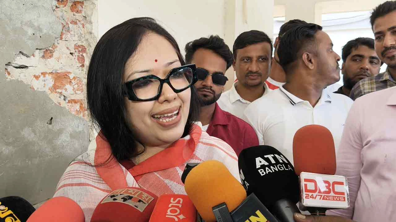 শেখ হাসিনা নিশ্চয়ই দেশে ফিরে আসবেন: রুমিন ফারহানা