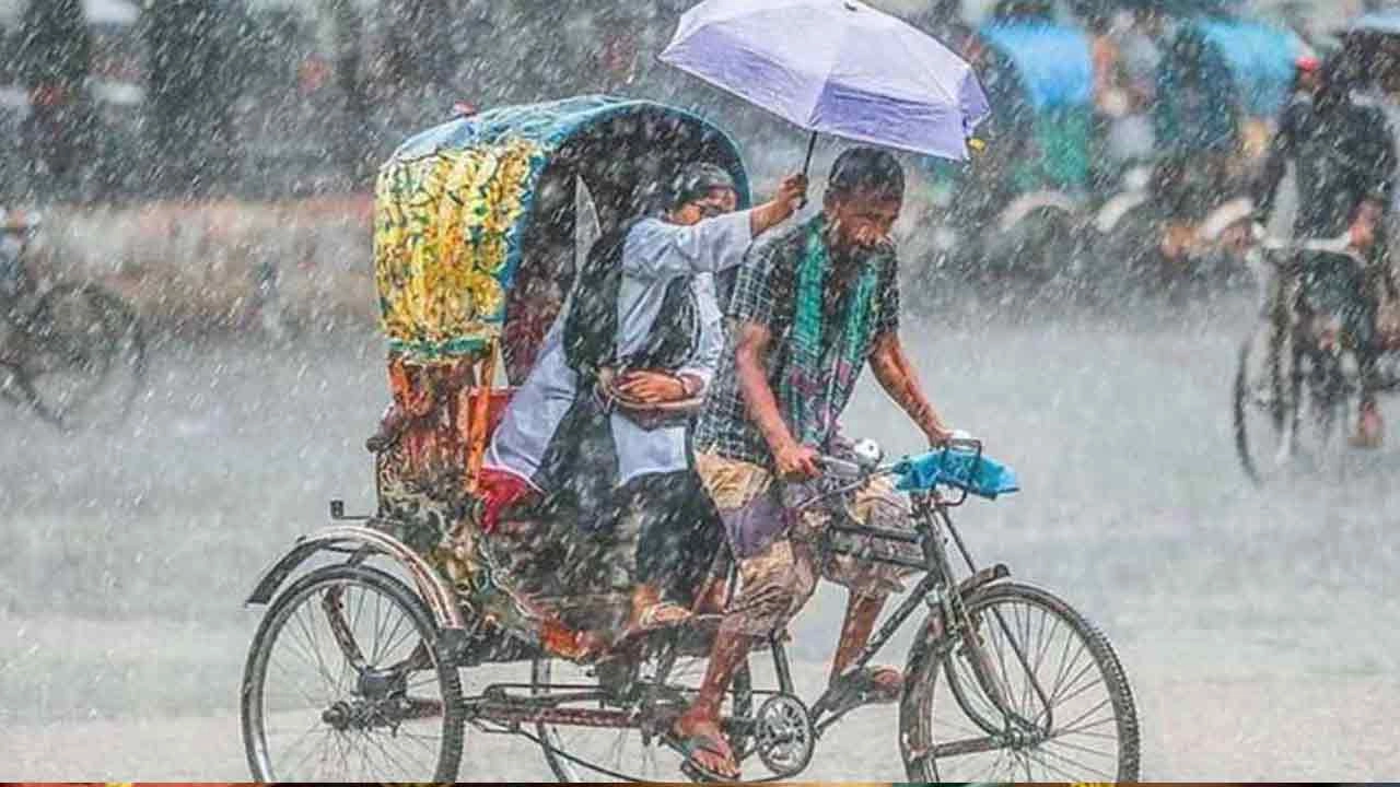 কবে থেকে কমবে ভারী বৃষ্টি? জানালেন আবহাওয়াবিদ
