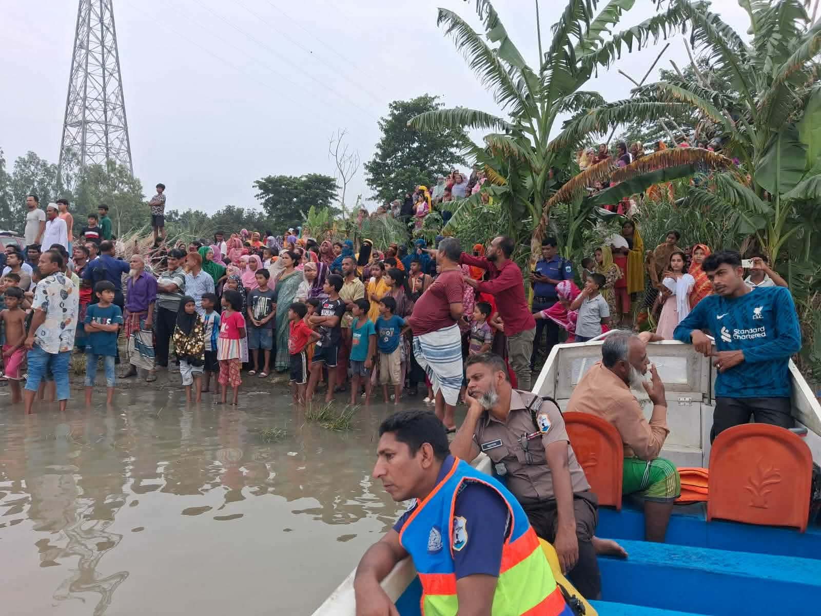 পাবনায় যমুনা নদীতে গোসলে নেমে দুই স্কুলছাত্র নিখোঁজ