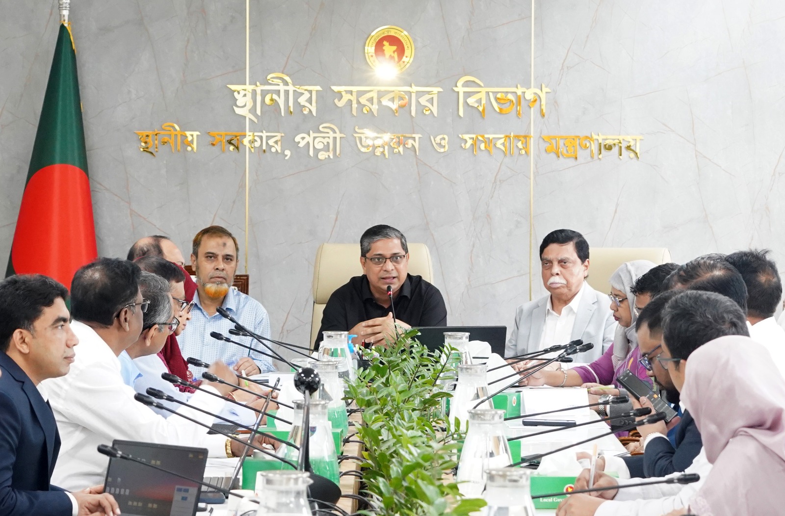 স্থানীয় সরকার মন্ত্রণালয়ের সকল দপ্তর-সংস্থায় পর্যায়ক্রমে সৌরবিদ্যুৎ চালু করা হবে: মীর শাহে আলম