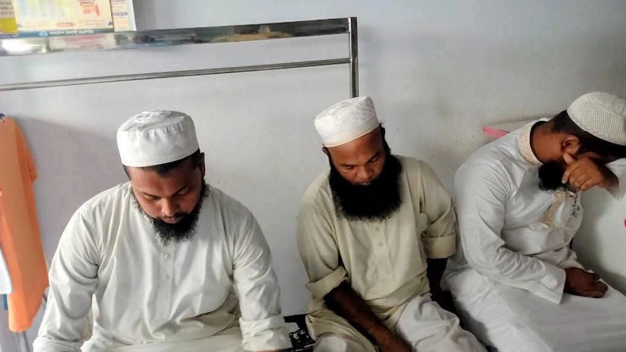 মাদ্রাসার নামে ভুয়া রশিদে টাকা আদায়, তিনজন আটক