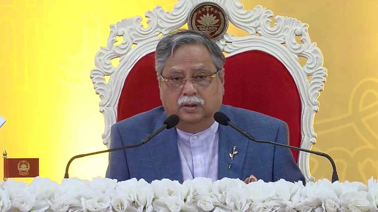 প্রতিরক্ষা সক্ষমতা বাড়াতে ‘বাংলাদেশ নীতি’ অনুসরণের কথা বললেন রাষ্ট্রপতি