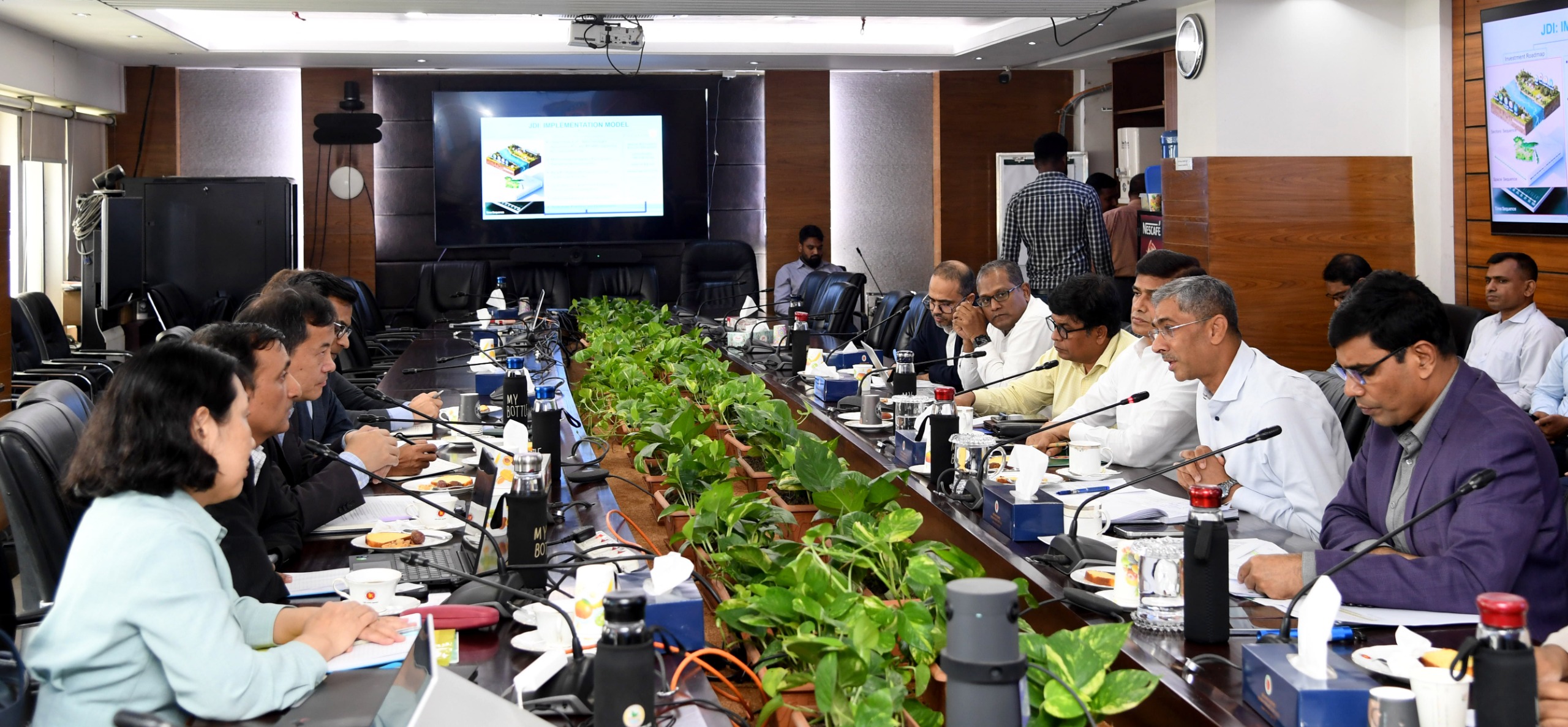 টেকসই পানিসম্পদ ব্যবস্থাপনায় এডিবির সহযোগিতা চাইলেন পানিসম্পদমন্ত্রী