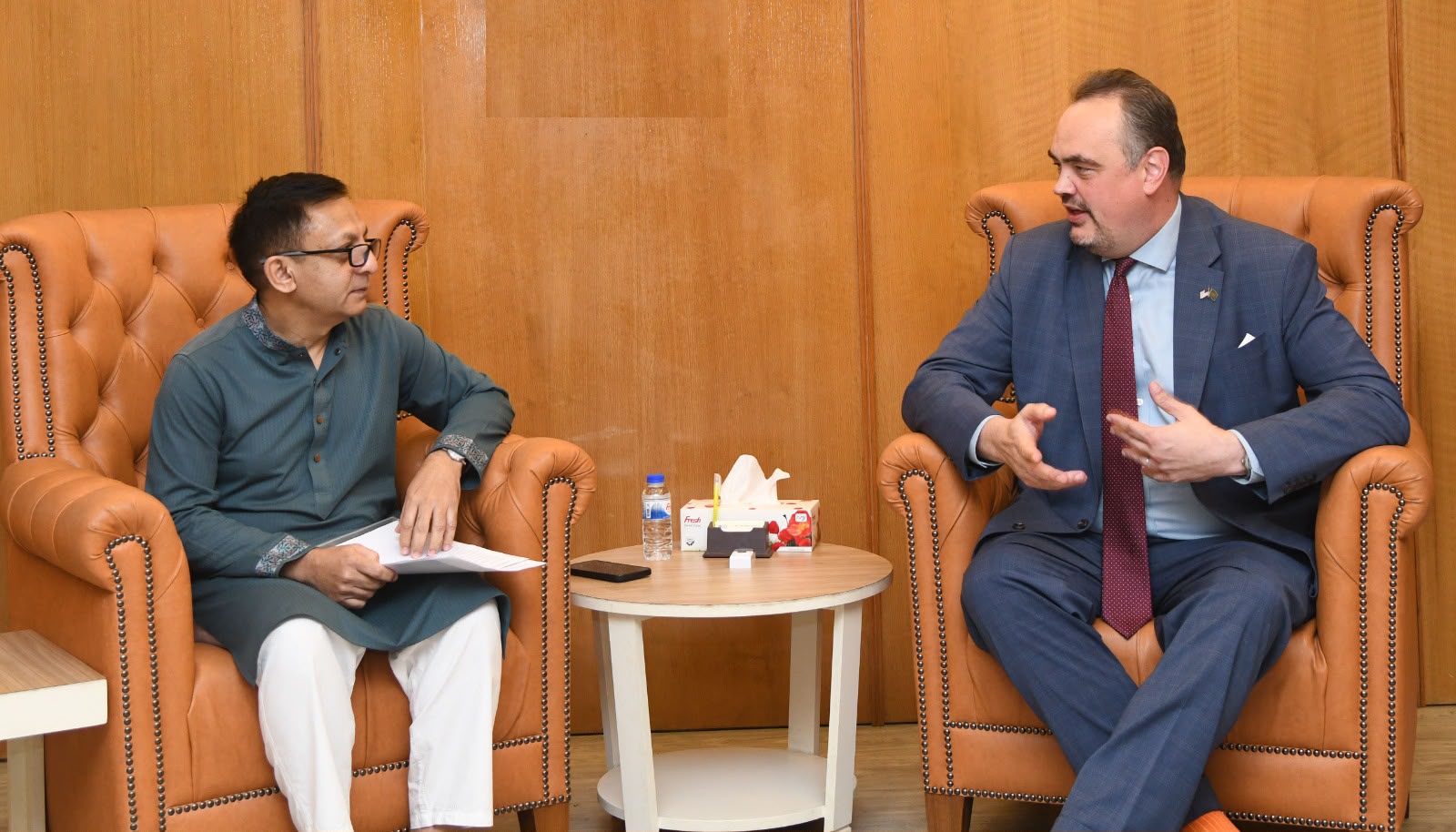 Commerce minister meets US ambassador to boost trade and investment