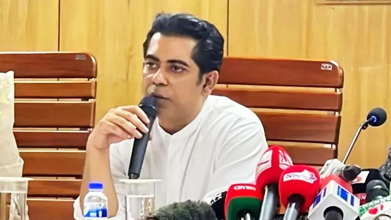 ‘শেখ হাসিনার আত্মীয় হিসেবে নয়, তথ্যমন্ত্রী হিসেবে দায়িত্বে আছি’