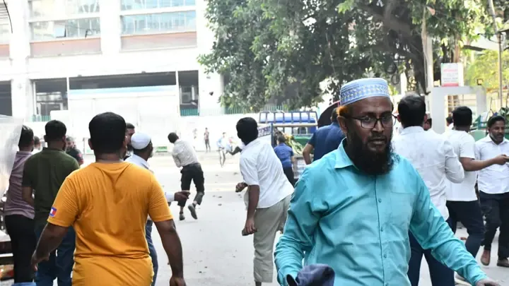Clash between two groups in front of Islami Bank, 55 injured