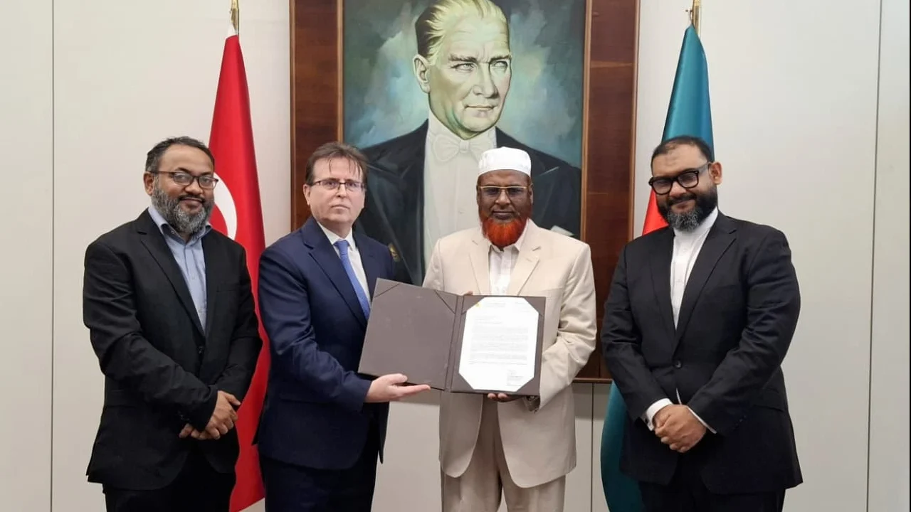 Opposition leader's letter handed over to Erdogan at Turkish embassy