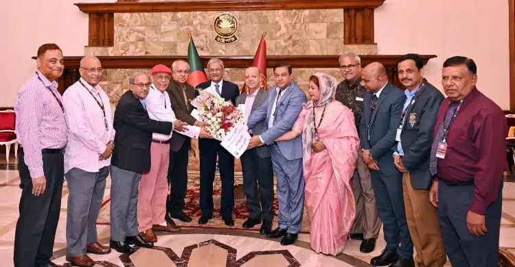 To save democracy, the media must also be saved: President