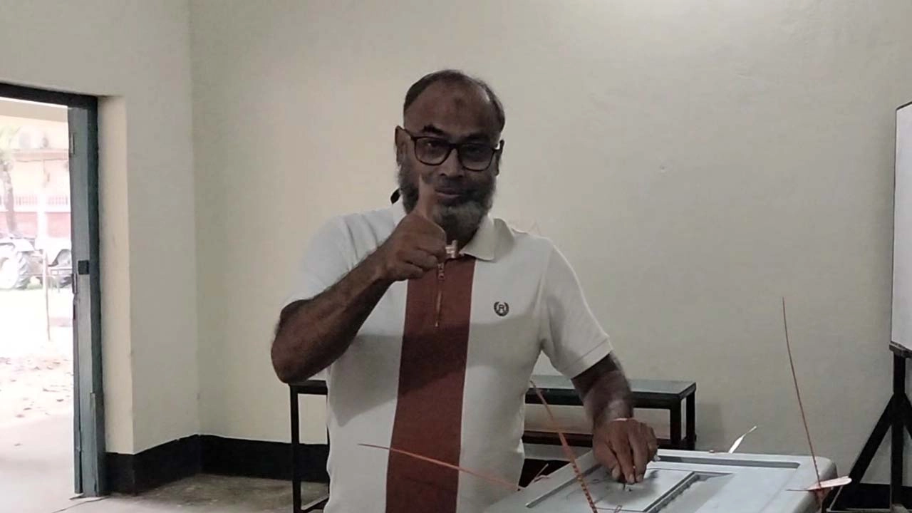 ঠাকুরগাঁও-১ আসনে উপনির্বাচনের ভোটগ্রহণ শুরু, প্রতিদ্বন্দ্বিতায় ৫ প্রার্থী