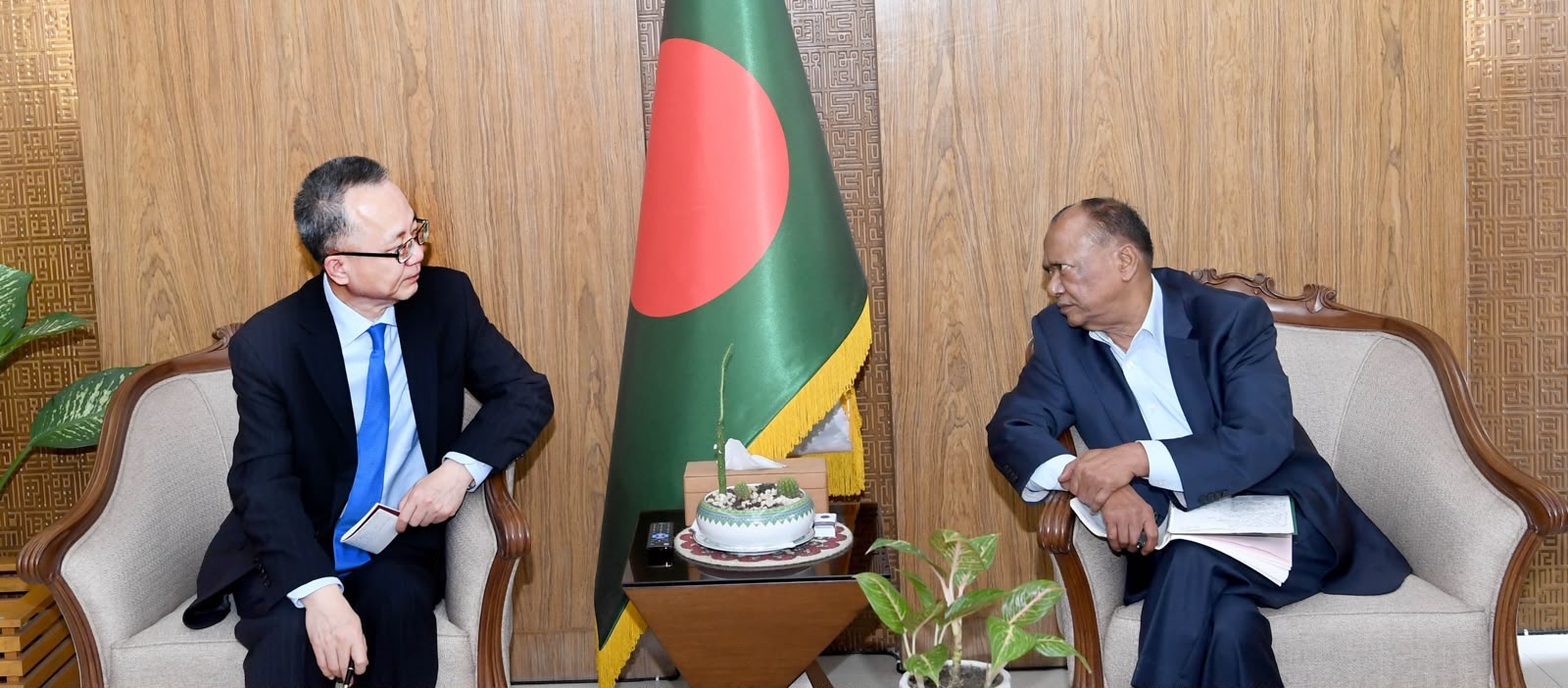 পরিবেশমন্ত্রীর সঙ্গে এডিবির ভাইস-প্রেসিডেন্ট ইংমিং ইয়াংয়ের সৌজন্য সাক্ষাৎ