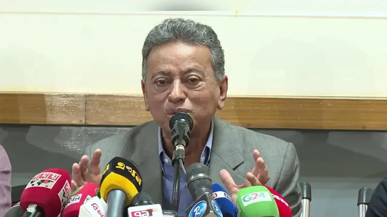 ফ্যামিলি কার্ডে ১.২ শতাংশ ত্রুটি, রাজনৈতিক বিবেচনায় কার্ড বিতরণ হয়নি: আমির খসরু
