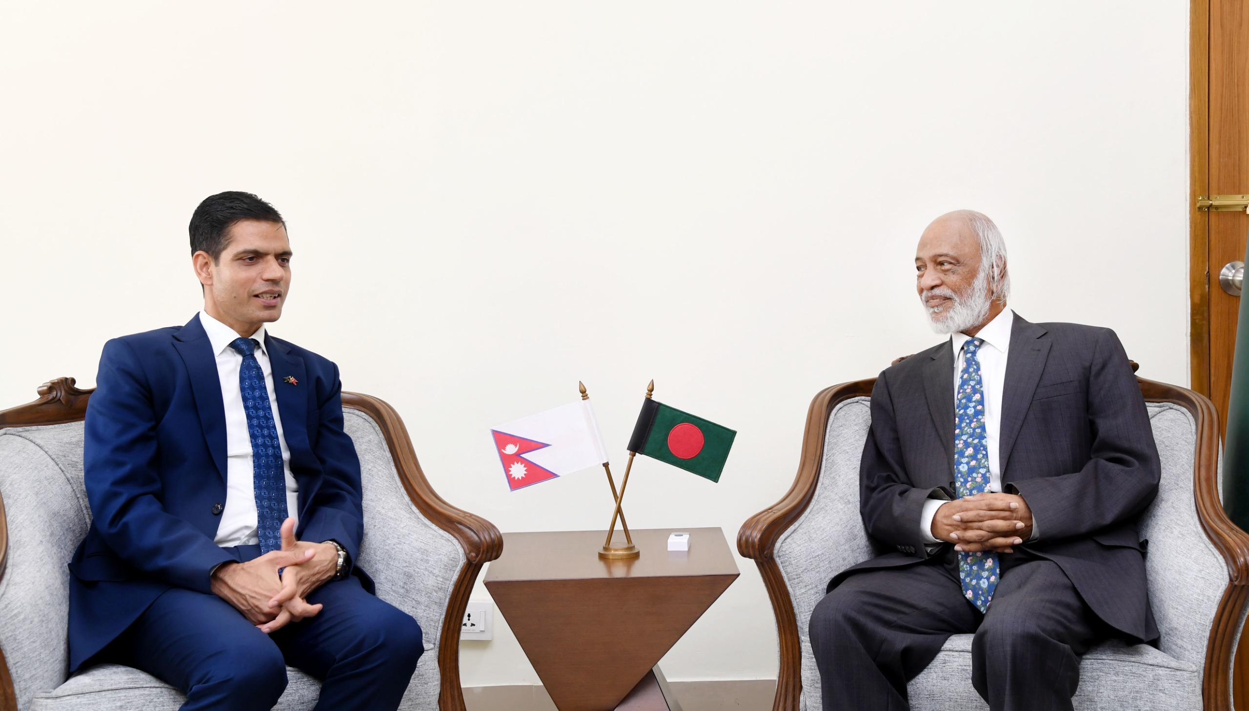 নেপালের রাষ্ট্রদূতের সঙ্গে স্থানীয় সরকার মন্ত্রীর সাক্ষাৎ: সার্ক পুনরুজ্জীবন ও বাণিজ্য প্রসারে গুরুত্বারোপ