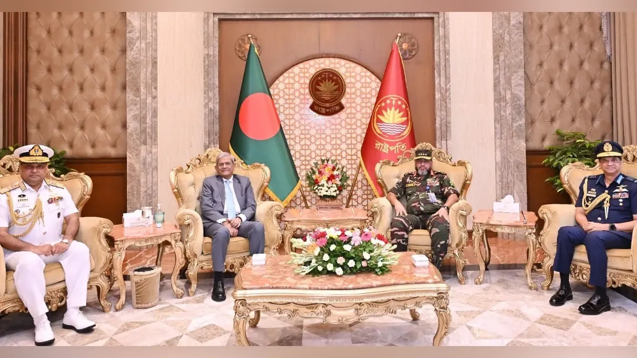Courtesy meeting of three service chiefs with the President