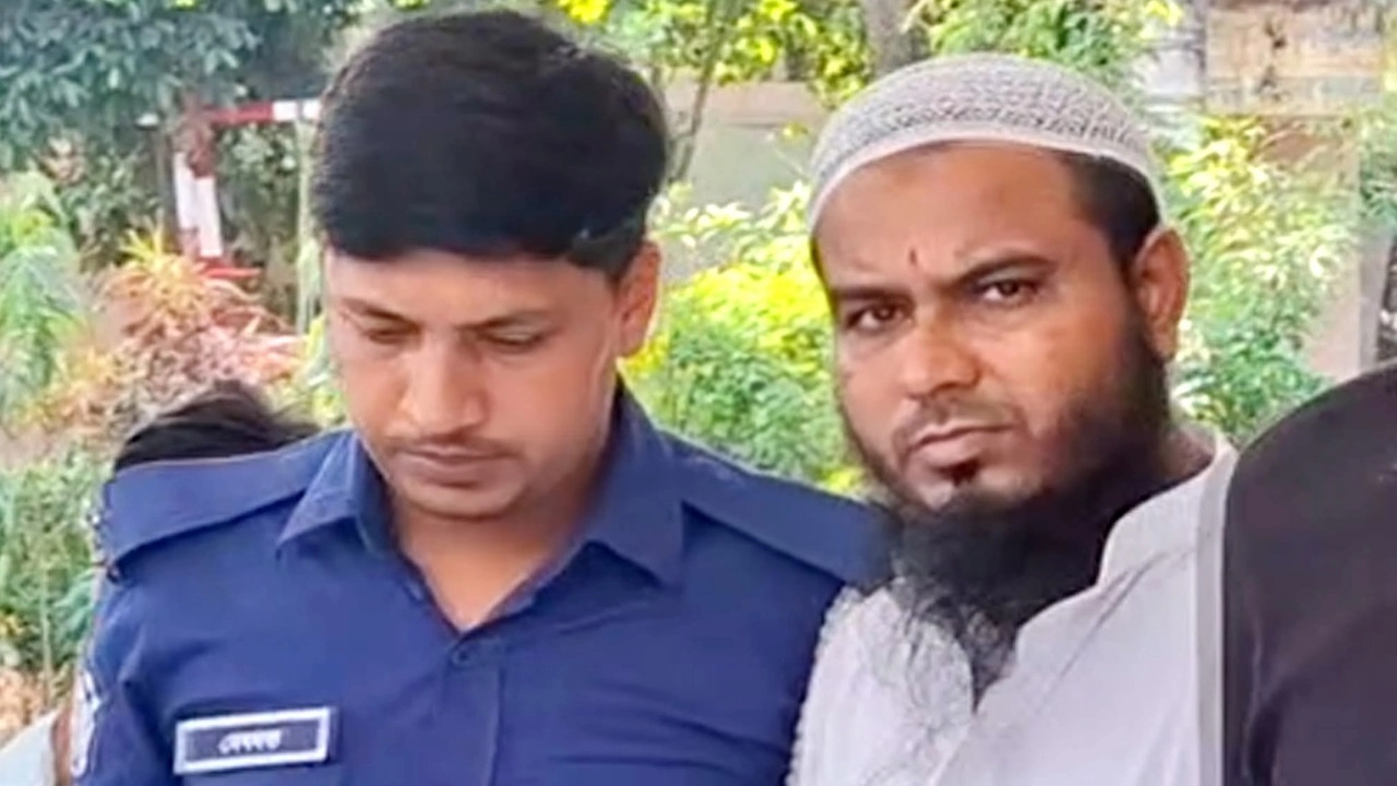 হবিগঞ্জে ছাত্রকে বলাৎকারের অভিযোগে মাদ্রাসাশিক্ষক আটক