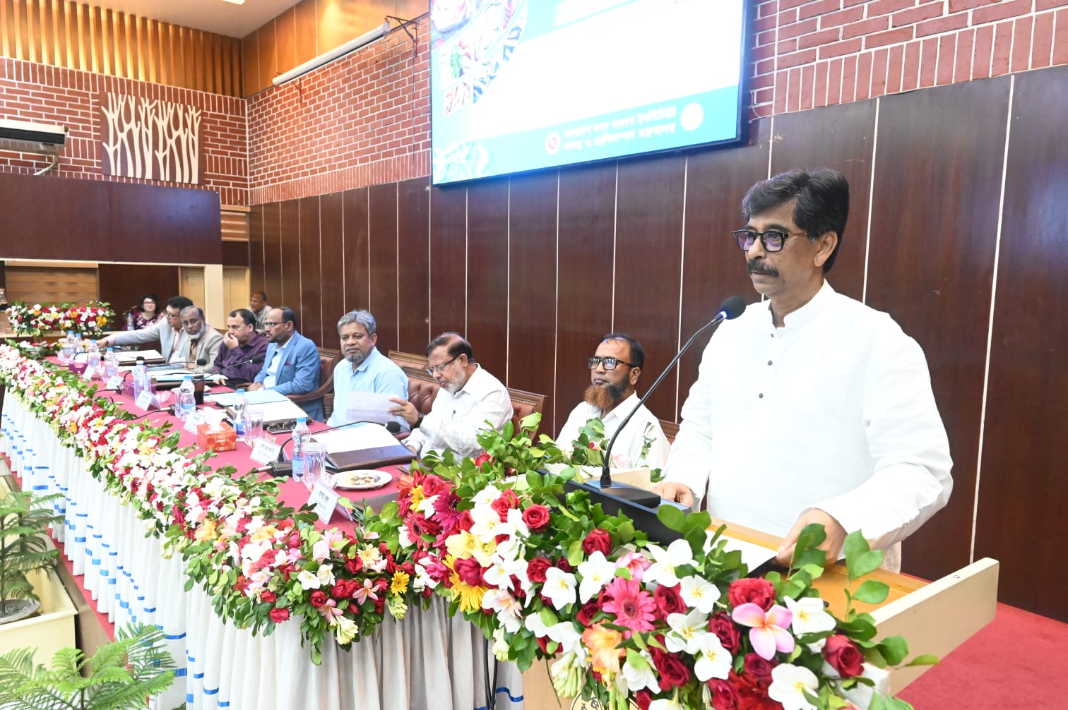 দেশি মাছের প্রাকৃতিক উৎপাদন বাড়াতে দীর্ঘমেয়াদি পরিকল্পনা নিচ্ছে সরকার