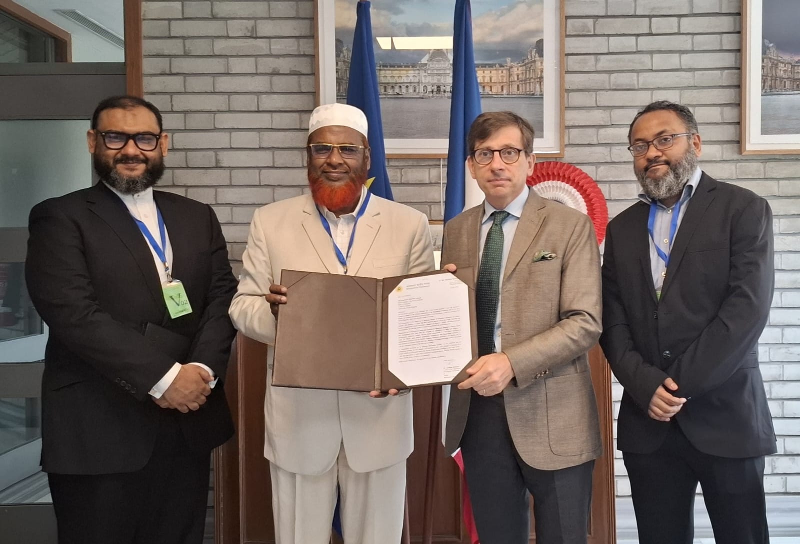 ফ্রান্সের ২৩৭ তম জাতীয় দিবস উপলক্ষে বিরোধীদলীয় নেতার শুভেচ্ছাপত্র ফ্রান্সের রাষ্ট্রদূতের নিকট হস্তান্তর