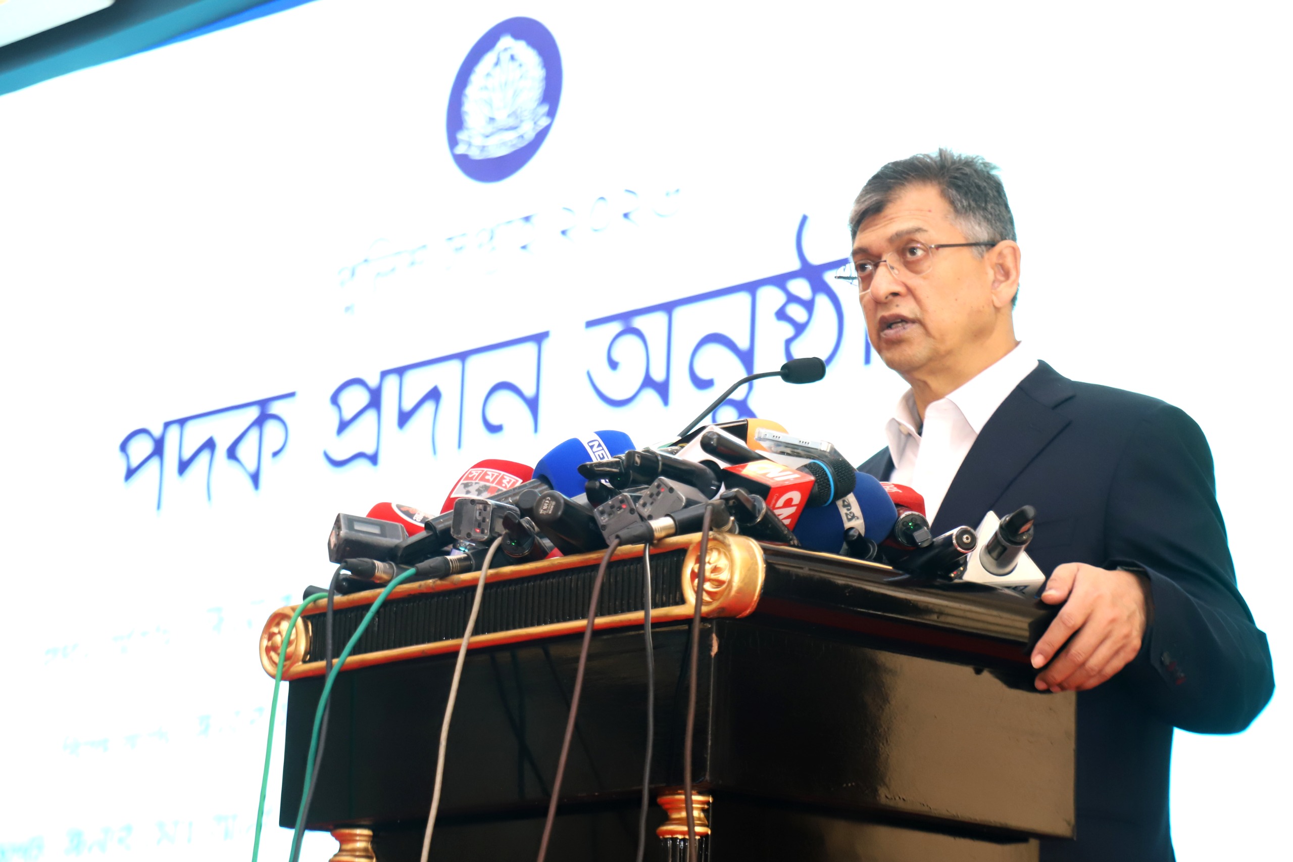 অপরাধে যুক্ত হলে বিভাগীয় শাস্তির পাশাপাশি ফৌজদারি ব্যবস্থা: স্বরাষ্ট্রমন্ত্রী