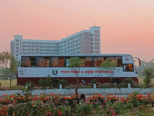 পাবিপ্রবিতে ফের র‍্যাগিংয়ের অভিযোগ, অসুস্থ নারী শিক্ষার্থী হাসপাতালে