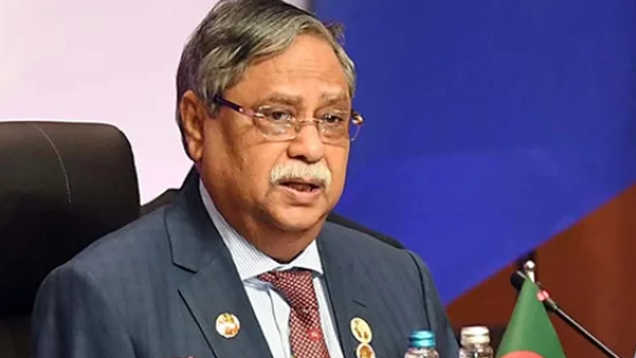 একীভূত গ্লোবাল ইসলামী ব্যাংক থেকে ২০ লাখ টাকা উত্তোলনের বিশেষ অনুমতি পেলেন রাষ্ট্রপতি