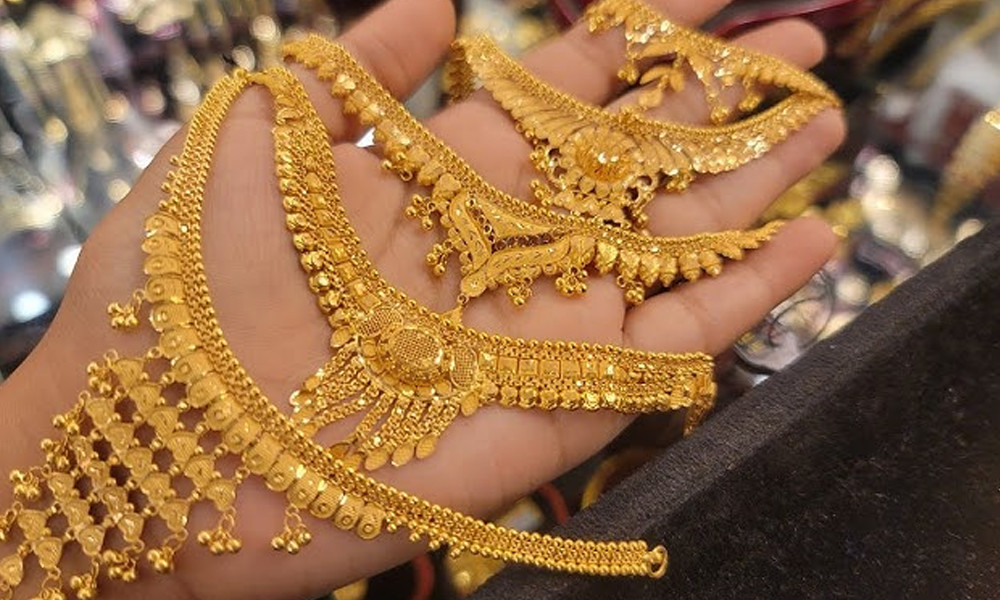 How much is one bhori of gold selling for today after the price increase?