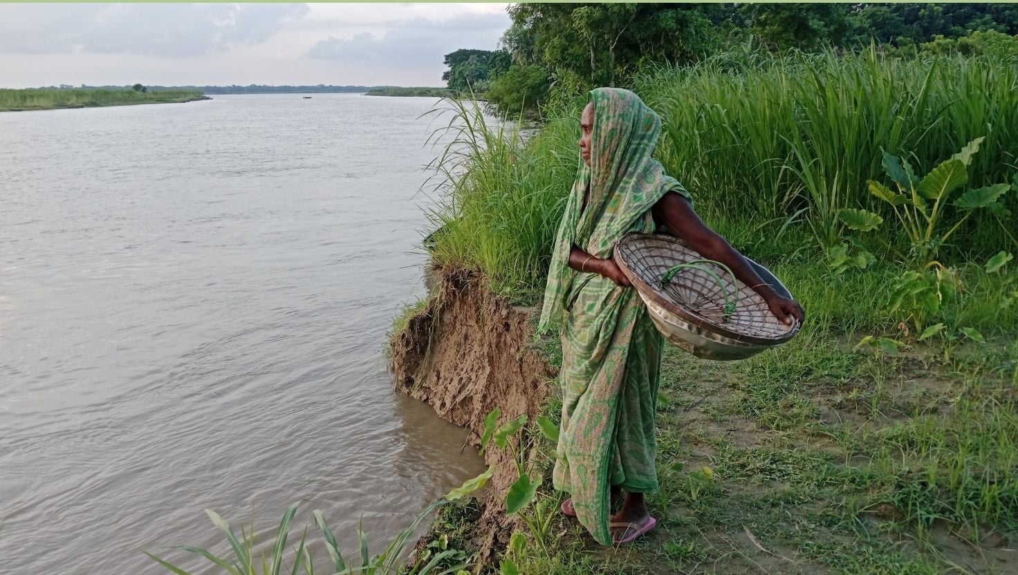 50-60 riverbank families in panic as Madhumati erodes