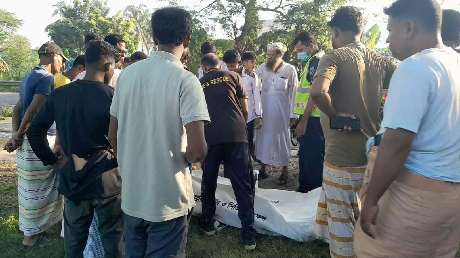 ঈশ্বরদীতে বাসচাপায় মোটরসাইকেল আরোহী এনজিও কর্মীর মৃত্যু