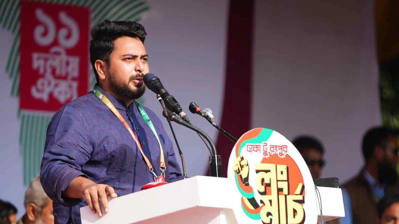 তারেক রহমানকে ঠিক করতে হবে কীভাবে ক্ষমতা ছাড়বেন: নাহিদ ইসলাম