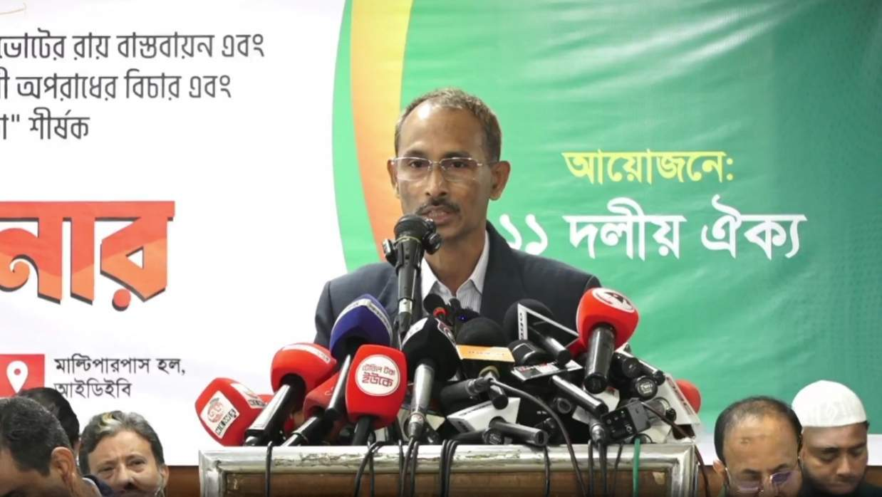 গণভোটের রায় বাস্তবায়ন করলে ইতিহাসের মহানায়ক হতে পারবেন’: শহীদ ফারহান ফাইয়াজের বাবা