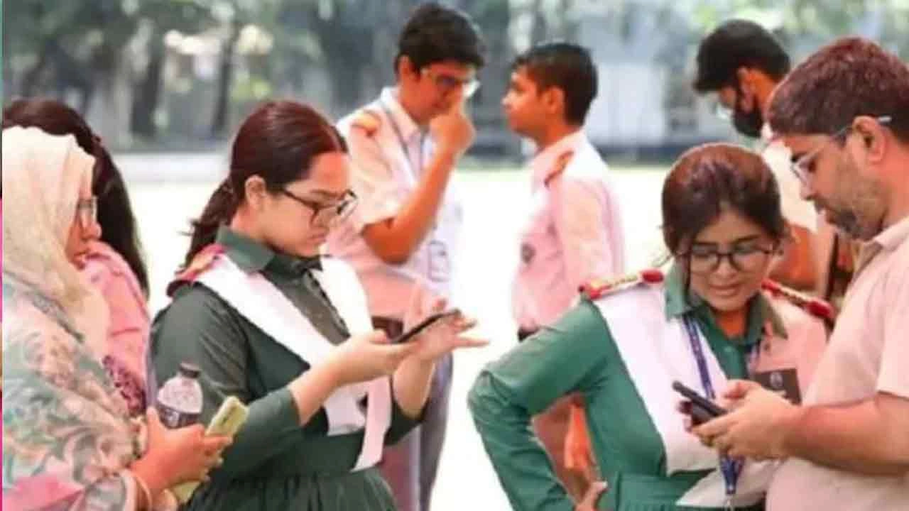 এসএসসির ফলে ধস, একাদশে খালি থাকবে সাড়ে ১৩ লাখ আসন