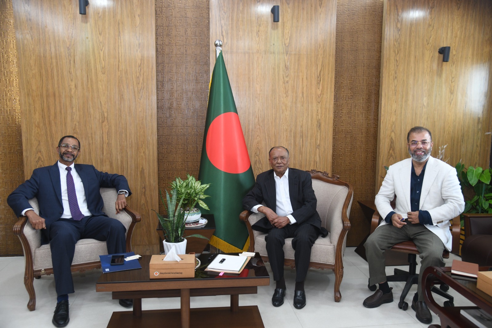 পরিবেশমন্ত্রীর সঙ্গে ইউএনডিপির আবাসিক প্রতিনিধির সাক্ষাৎ