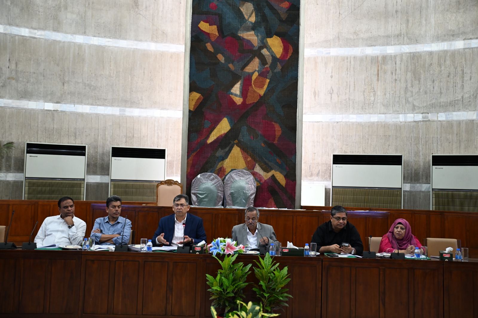 স্বরাষ্ট্র মন্ত্রণালয় সম্পর্কিত সংসদীয় কমিটির বৈঠক অনুষ্ঠিত