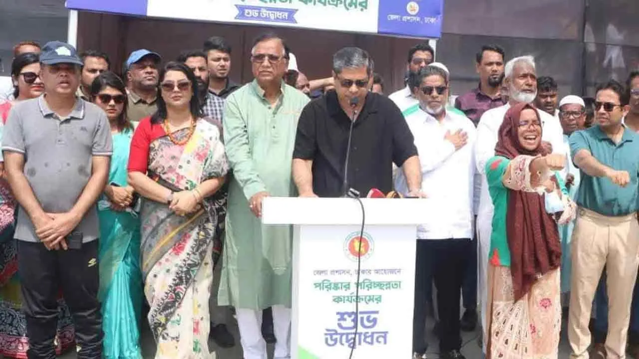 বুড়িগঙ্গার আদি চ্যানেল পরিচ্ছন্ন করে আগের রূপে ফেরানোর উদ্যোগ