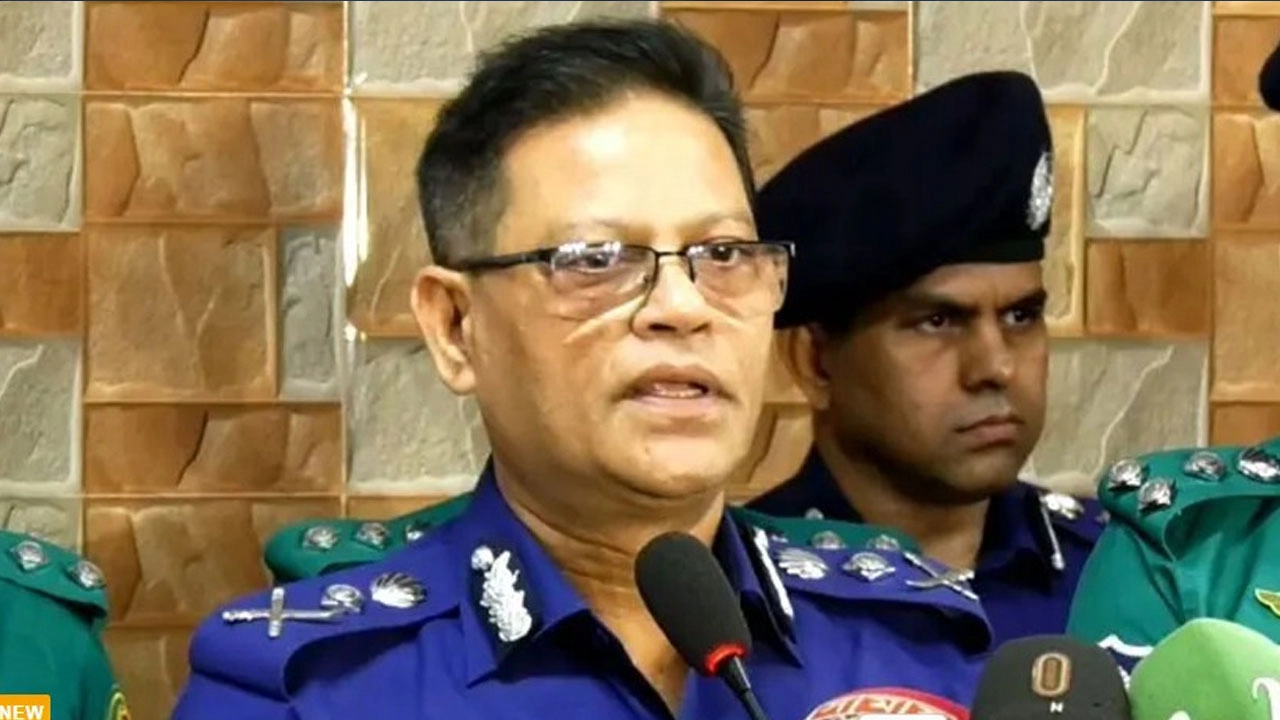 চাঁদাবাজি মোকাবিলায় আসছে নতুন আইন, অভিযোগ ছাড়াই মামলা করতে পারবে পুলিশ