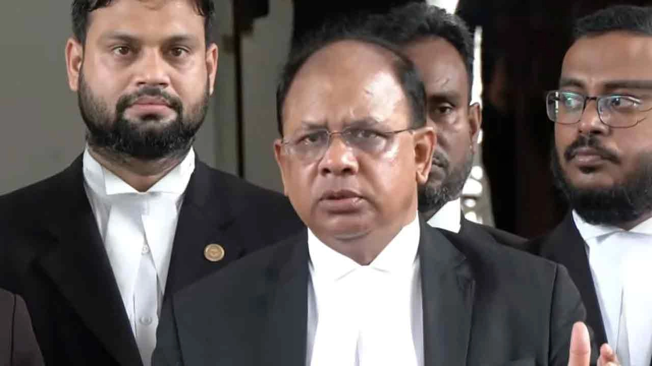 ‘শেখ হাসিনা কোন স্ট্যাটাসে ভারতে আছেন জানে না বাংলাদেশ’