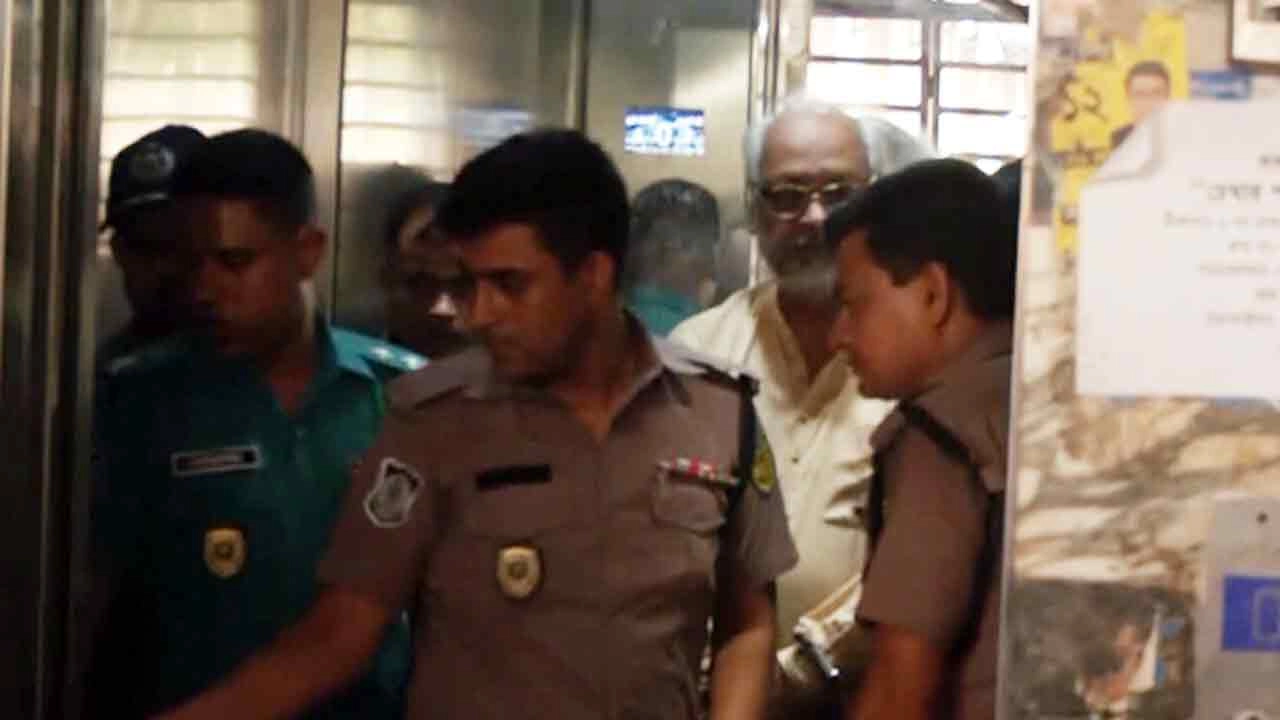 ‘মুক্তিযুদ্ধ করে পাওয়া দেশে আমার হাতে হাতকড়া’: আক্ষেপ জামায়াত নেতার